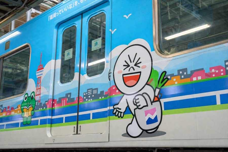 ブラウンが西鉄電車の車掌に！？ LINEヤフーコミュニケーションズ×西鉄